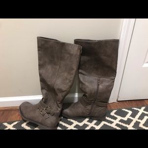Brown leather boots, tall with ankle zipper